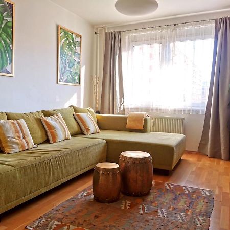 ברטיסלאבה Cozyhome Retro Apartment מראה חיצוני תמונה