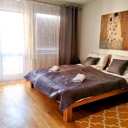 ברטיסלאבה Cozyhome Retro Apartment מראה חיצוני תמונה