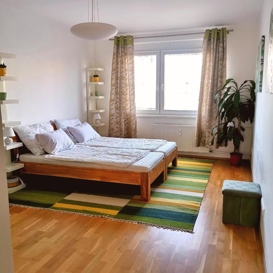 ברטיסלאבה Cozyhome Retro Apartment מראה חיצוני תמונה