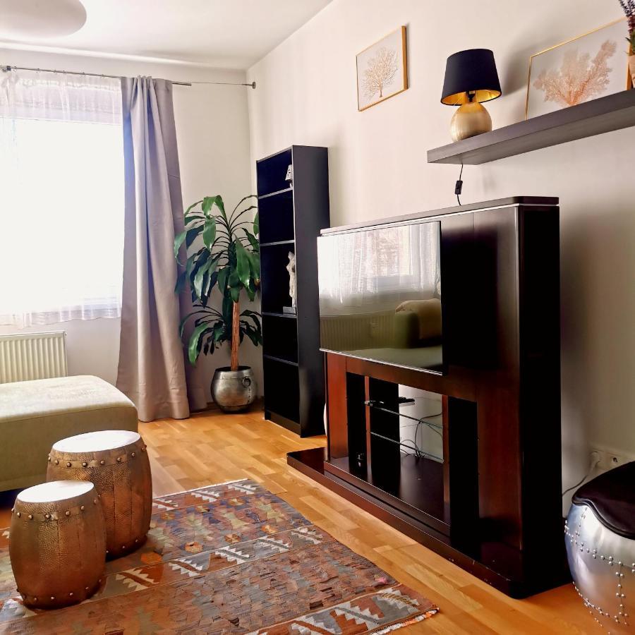 ברטיסלאבה Cozyhome Retro Apartment מראה חיצוני תמונה