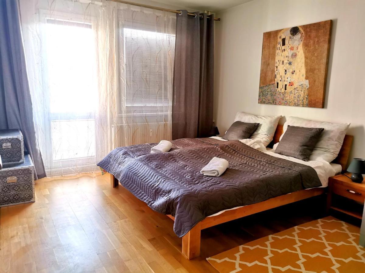 ברטיסלאבה Cozyhome Retro Apartment מראה חיצוני תמונה